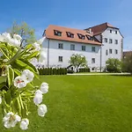 Schloss 3* Wasserburg