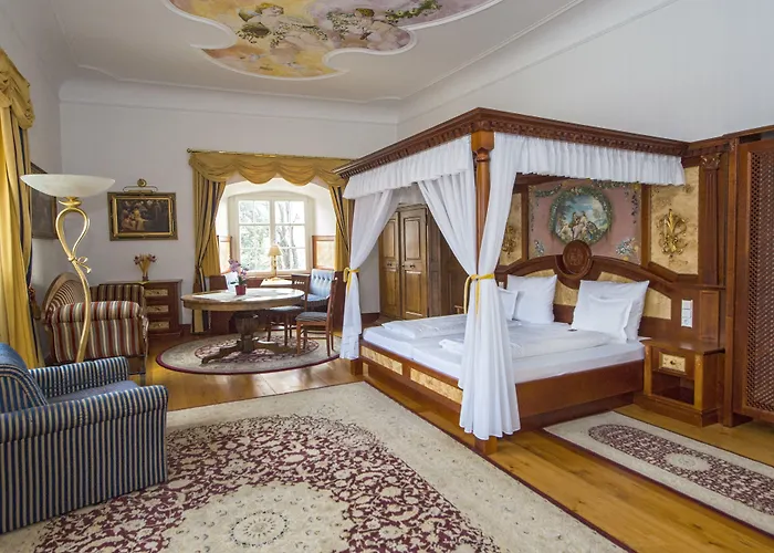 Schloss 3*