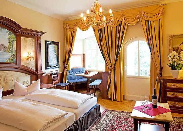 Schloss 3*