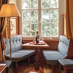 Hotel Schloss Wasserburg
