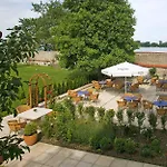 Hotel Schloss 3*