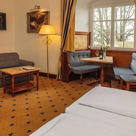 Schloss Hotel 3*