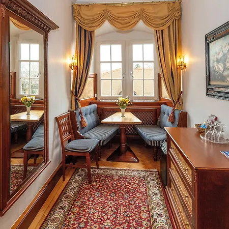 Отель Schloss Вассербург