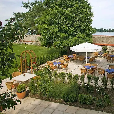 Hotel Schloss 3*