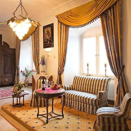 Schloss Hotel 3*
