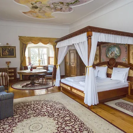 Hotel Schloss 3*
